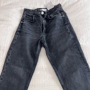 ZARA MOM FIT BLACK JEANS SIZE 0